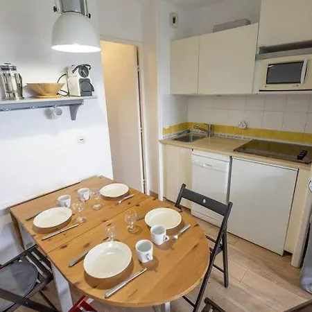 Ange Gardien - Piscine, Wifi, Ac, Parking 아파트 *